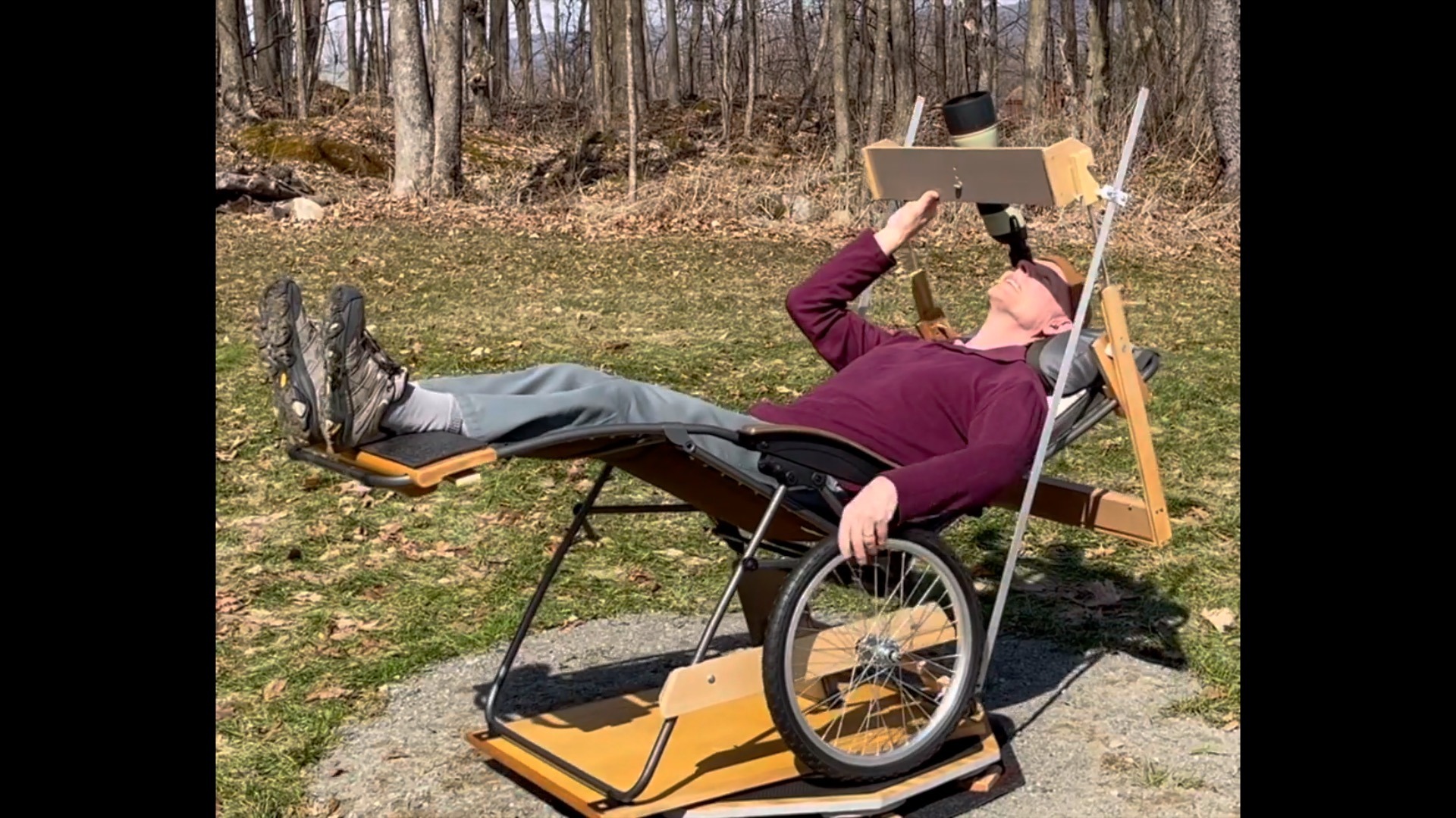 Zenith viewing with a 20-60x field-scope: a video